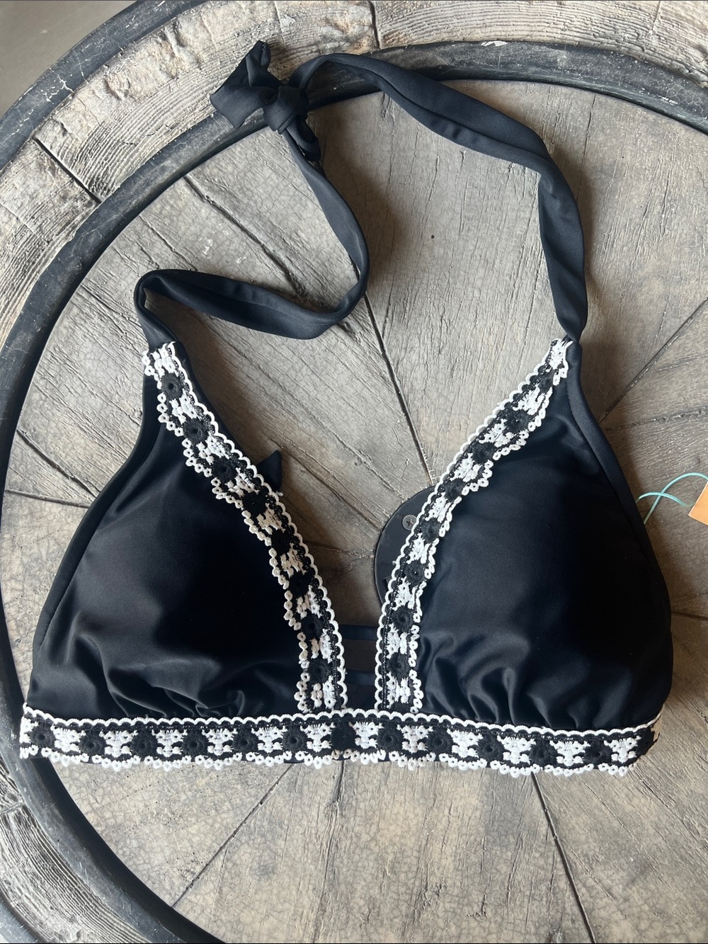 Beautiful embroidery trim Kona Sol Black Halter Bikini Top White Lace Trim B46